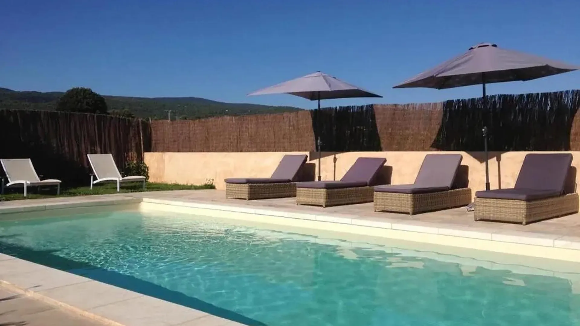 Villa En Provence Avec Piscine Et Grand Jardin A Saint Saturnin Les Apt  Saint-Saturnin-les-Apt