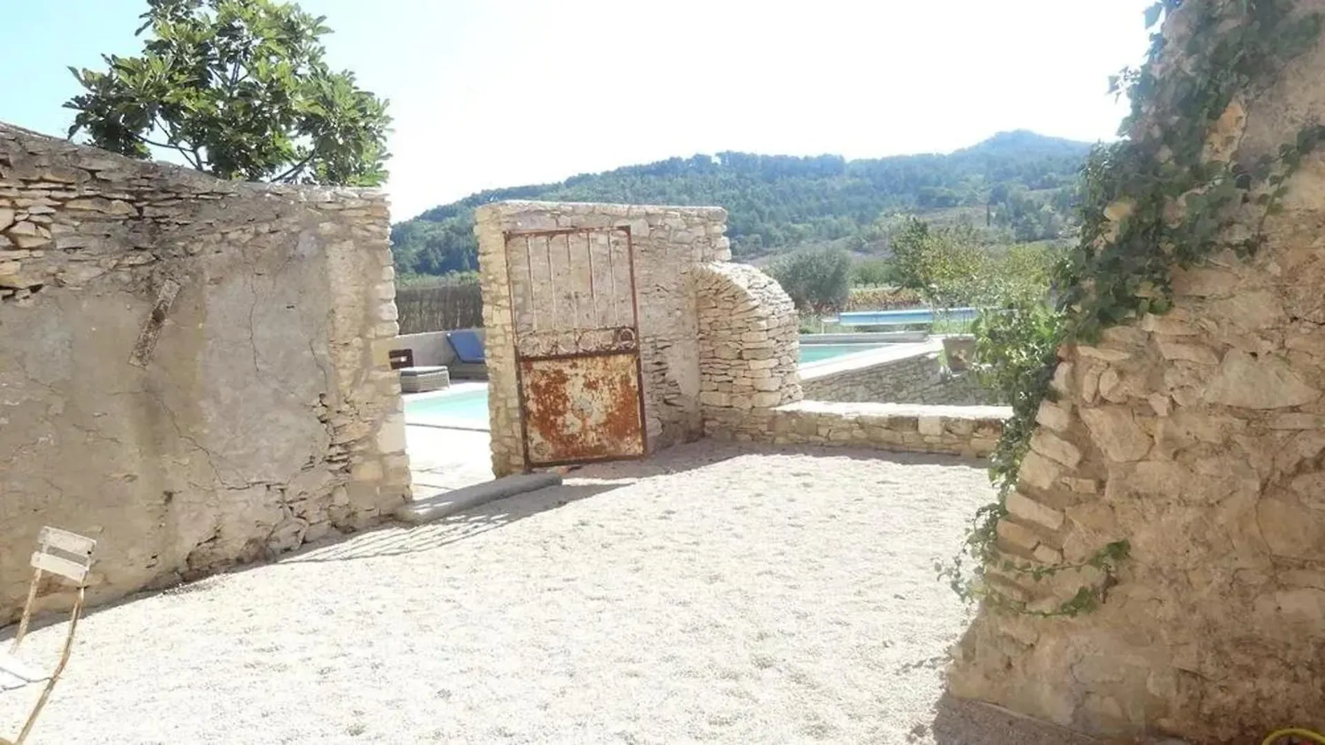Villa En Provence Avec Piscine Et Grand Jardin A Saint Saturnin Les Apt  Saint-Saturnin-les-Apt